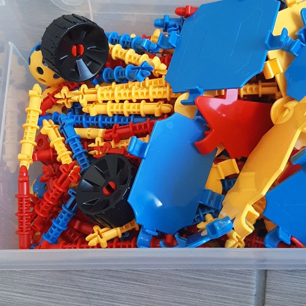 Engineering Building Set - 165 Pieces - Multicolor. Excellent Like New C…